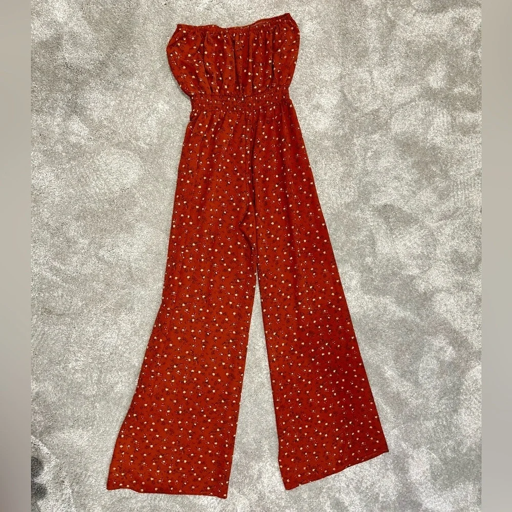 Forever 21 Rust Strapless Jumpsuit with Floral Pattern Size Small NWOT - Picture 3 of 8